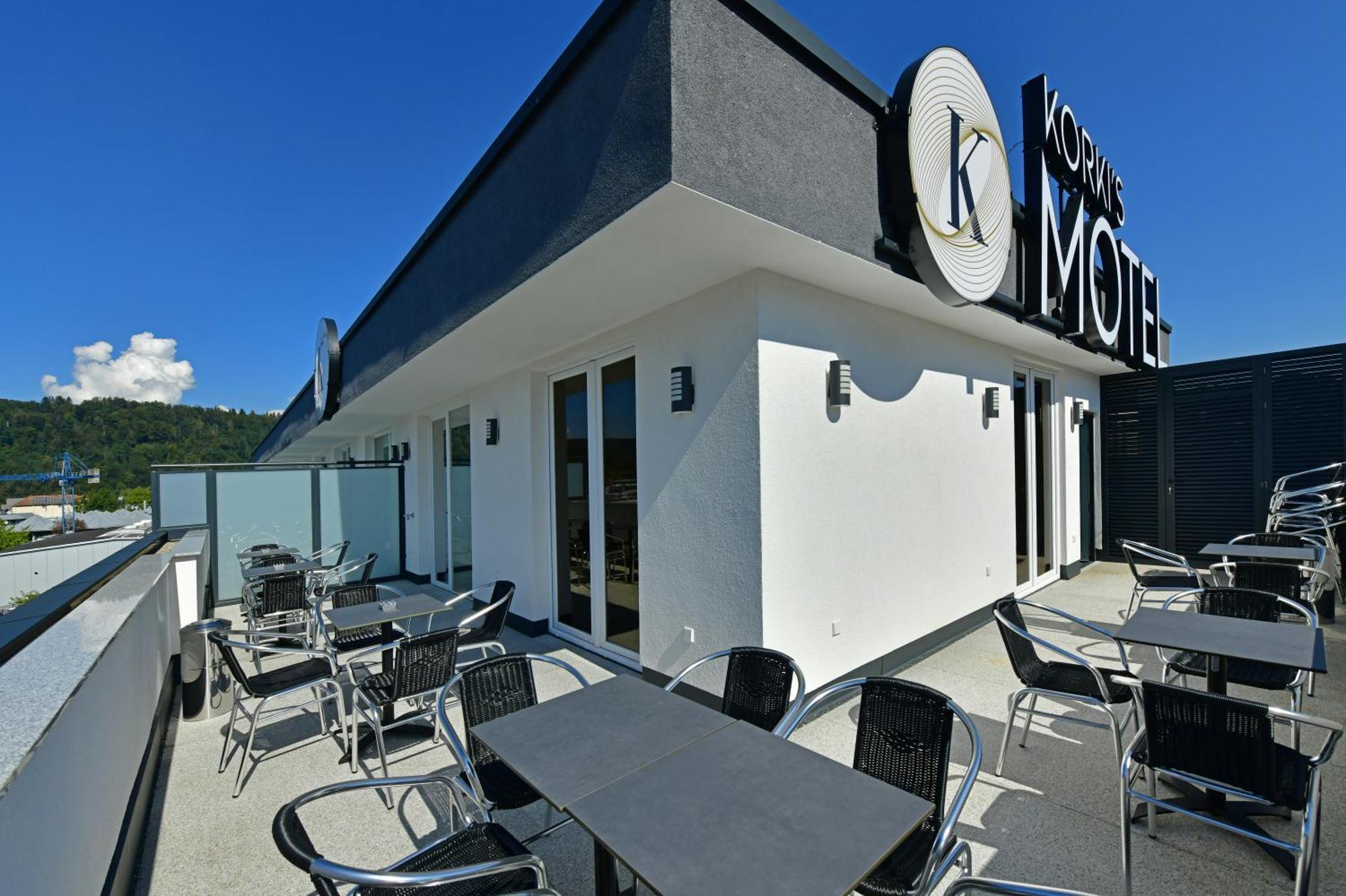 שופהיים Korki'S Motel מראה חיצוני תמונה